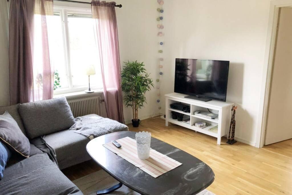 Willa Egen Laegenhet I 2-Familjshus Pa Landet. Tierp Zewnętrze zdjęcie